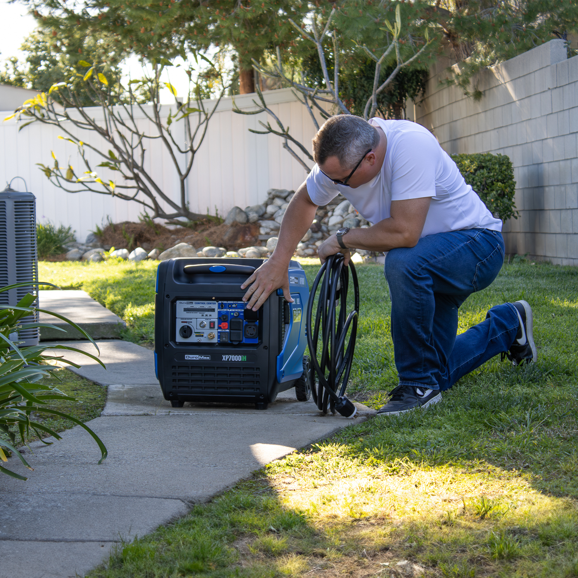 DuroMax XP7000iH Dual-Fuel Inverter Generator — 7,000W Peak (49-State) - Image 2